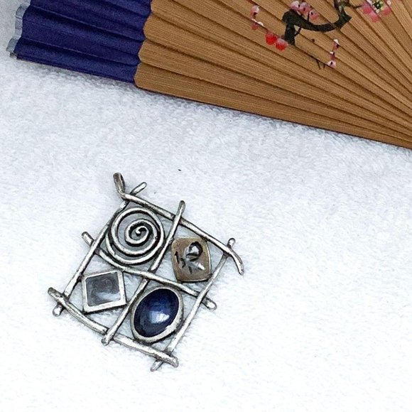 Vintage Jewelry - Vintage 90s Abstract Silver-Colored Brooch Pin - Funky Costume Jewelry Eclectic